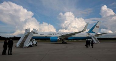 Air Force One sits on the tarmac at Tuscaloosa National Airport.