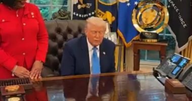 President Trump informing Savannah Chrisley of pardons for her parents.