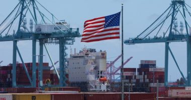US appeals court temporarily pauses block on Donald Trump’s tariffs