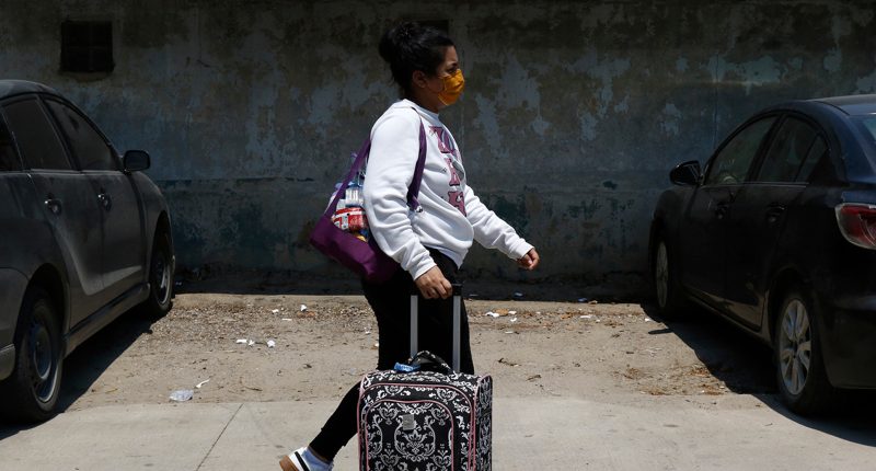 US sends 68 migrants back to Honduras and Colombia in first voluntary deportation