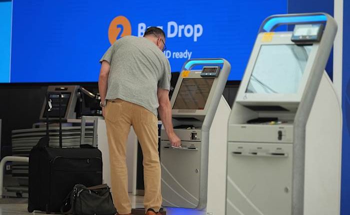 United is narrowing its check-in window for US flights. Here's how it compares to other airlines