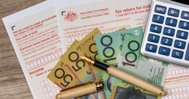 Warning against 'outrageous' tax advice from online finance influencers
