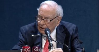 Warren Buffett announces he is stepping down from Berkshire Hathaway