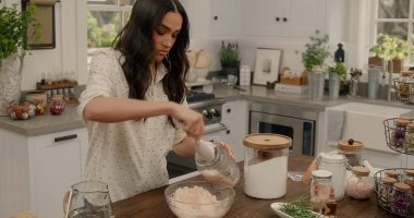 Woman threatens to sue Meghan Markle for $10m over bath salts recipe