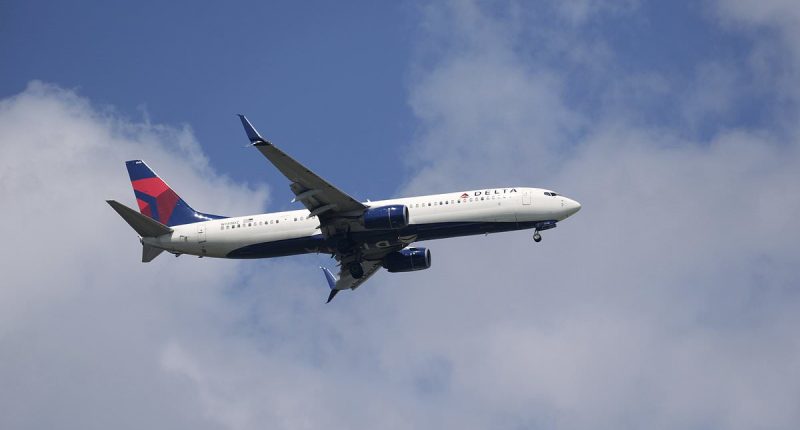Young girl gets brutal reaction as she sings  to passengers on flight
