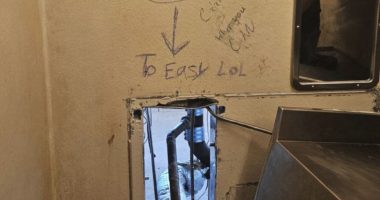'To easy lol': Ten inmates escape from US jail through hole in cell wall