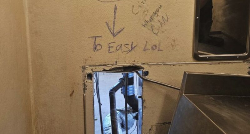 'To easy lol': Ten inmates escape from US jail through hole in cell wall