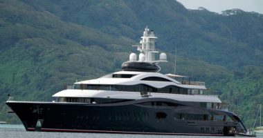 16 facts about Zuckerberg's $500M superyacht in Hawaii waters