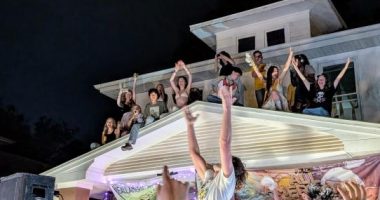 All-American Rejects put on concert at Missouri college house