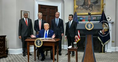 FDA commissioner praises Trump's drug cost executive order
