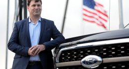 Ford extends discount program by a month