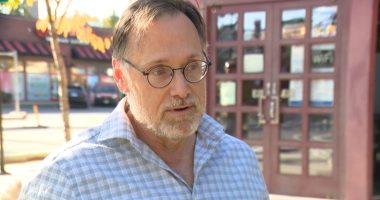 Former Chicago alderman ID'd as man who draped coat over sleeping train passenger