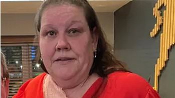 Grandmother who lost five stone using Mounjaro claims the weight loss jabs left her looking like a 'melted welly' with 'saggy skin'