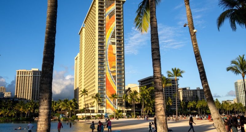 Hawaii's ‘green’ tourism tax will help preserve paradise: Governor