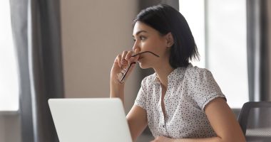 I'm a dementia specialist - here's the early warning signs that hit the under 50s... and have NOTHING to do with memory