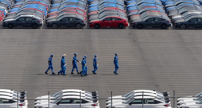 Japan's exports to the U.S. shrink for the first time this year