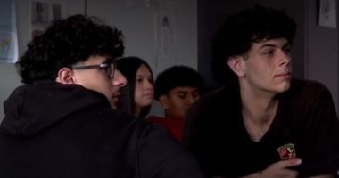 Las Vegas teacher uses rap to engage students in class and on TikTok