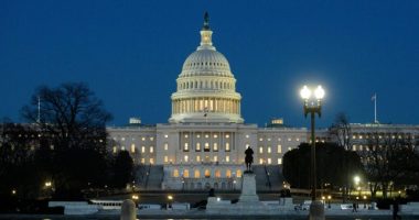 Moody's strips U.S. government of top credit rating, citing Washington's failure to rein in debt