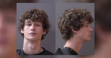 Pacers fan charged after stabbing 2 Knicks fans at brewery: Docs