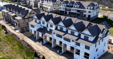 Trump considering 'bringing Fannie Mae and Freddie Mac public'