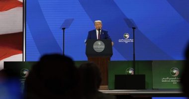 Trump extends 'olive branch' to Iran with stern warning
