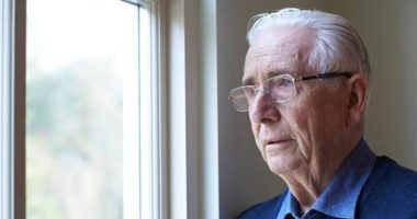 Two 'common' early signs of dementia that are often mistaken for everyday ailments
