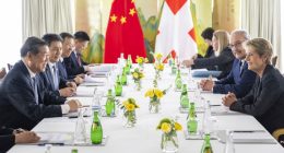US-China tariff talks to continue Sunday, Trump touts 'great progress'