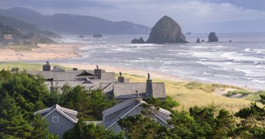US Coast Guard searches for sunken ship off Oregon coast