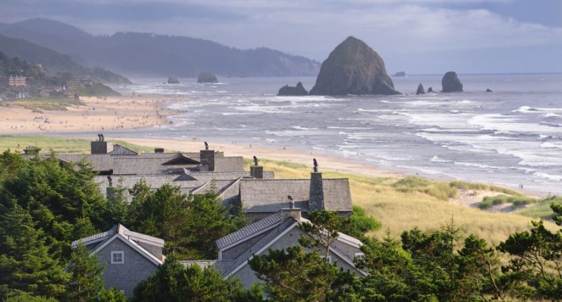 US Coast Guard searches for sunken ship off Oregon coast