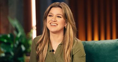 'Ungrateful' Kelly Clarkson leaves colleagues 'heartbroken' after fight with HR over her weight loss