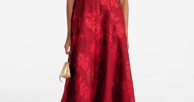 We've found a £60 version of Princess Beatrice's very expensive red brocade dress - as she wows with King Charles and Camilla at London event