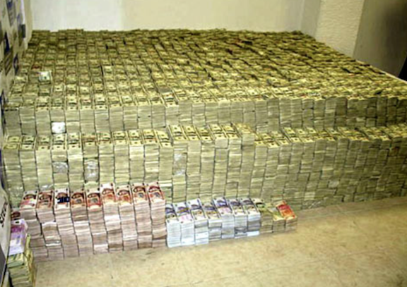 Celebrity Net Worth logo