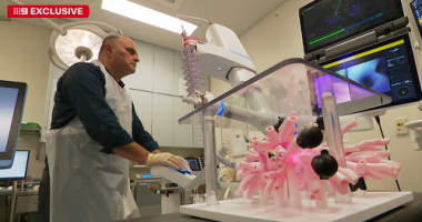 Lung cancer has the highest mortality rate in Australia and now a groundbreaking medical machine could be the key to early detection.