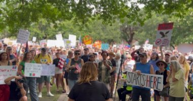'We need to be counted': thousands show up for 'No Kings' protest in Savannah
