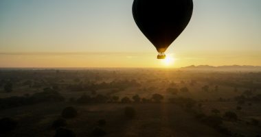 Hot-air balloon in Brazil catches fire and falls from the sky, killing 8 and injuring 13