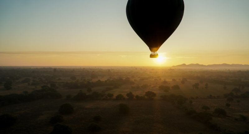Hot-air balloon in Brazil catches fire and falls from the sky, killing 8 and injuring 13
