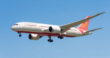 Air India Boeing 787 Dreamliner landing.