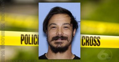 Authorities searching for Washington state father of 3 dead girls