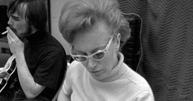 Bassist Carol Kaye says she's declining Rock Hall of Fame induction — permanently