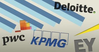 Logos of the Big Four accounting firms—Deloitte, EY, KPMG, and PWC—are displayed against a background featuring blue diagonal stripes and a yellow graphic element.