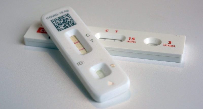 COVID variant may cause 'razor blade' sore throats