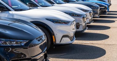 Car dealer veteran reveals dirty tricks salesmen use