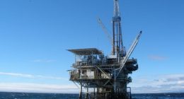 Carolina governors team up in push to keep offshore drilling ban in place