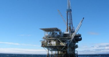 Carolina governors team up in push to keep offshore drilling ban in place