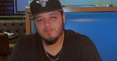 Deported migrant on his way BACK to America from El Salvador prison