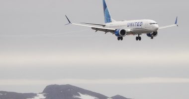 Direct flight from US to Greenland, the first since 2008, lands in Nuuk