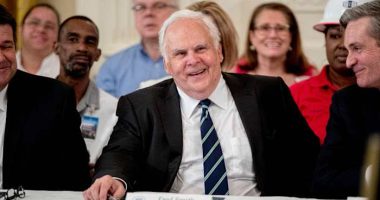 Fred Smith, FedEx founder who revolutionized the package delivery business, dies at 80