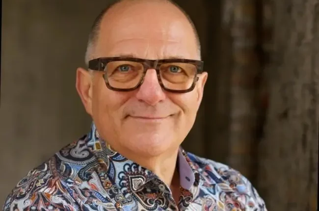 Hugh Wallace Wiki, Age, Partner, Net Worth, Husband, Height |