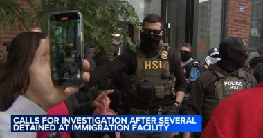ICE arrests in Chicago: Leaders call for investigation after multiple taken into custody in South Loop after receiving texts