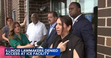 Illinois U.S. representatives denied access to Broadview immigration facility; House Speaker Mike Johnson tours Chicago ICE office